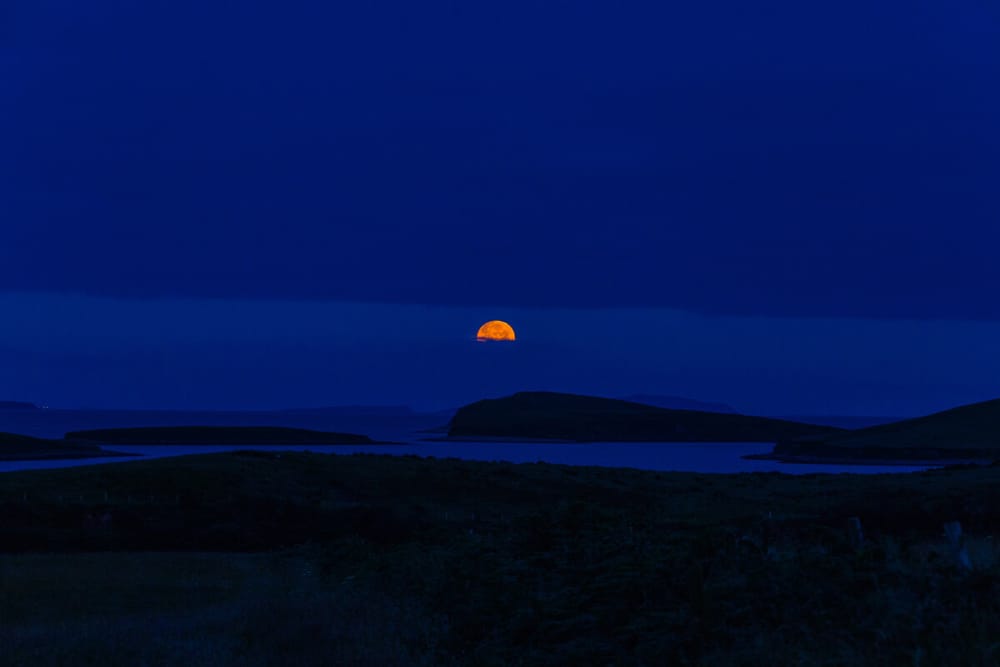 Vieille lune et éclaircie à l’horizon image de l'article